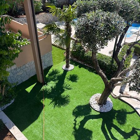 Apartments House Barbara Kornić Екстериор снимка