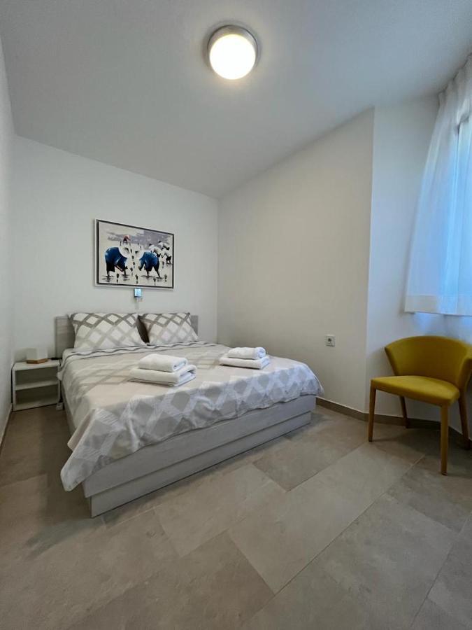 Apartments House Barbara Kornić Екстериор снимка