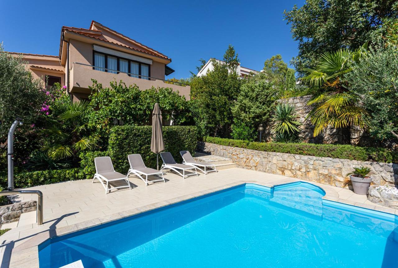 Apartments House Barbara Kornić Екстериор снимка