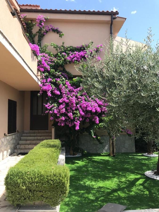 Apartments House Barbara Kornić Екстериор снимка