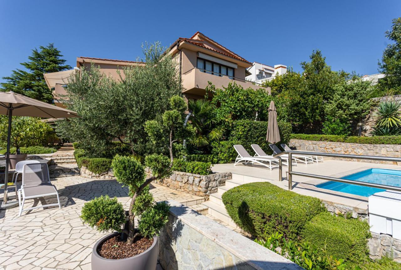Apartments House Barbara Kornić Екстериор снимка