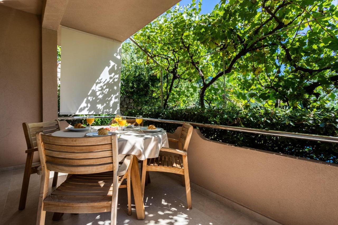 Apartments House Barbara Kornić Екстериор снимка