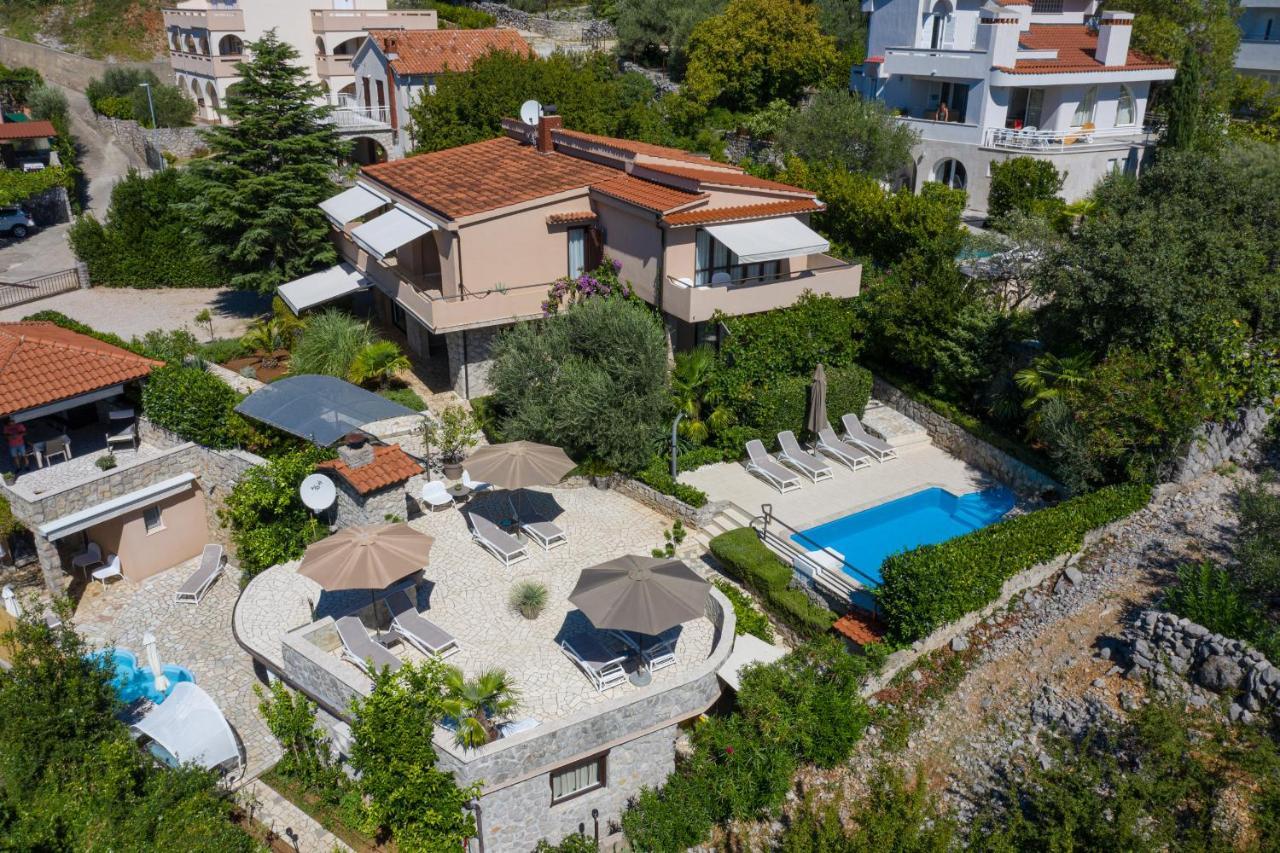 Apartments House Barbara Kornić Екстериор снимка