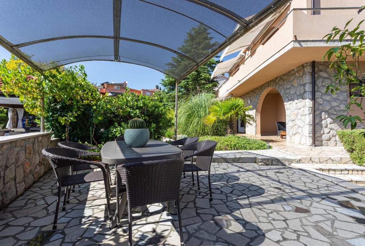 Apartments House Barbara Kornić Екстериор снимка