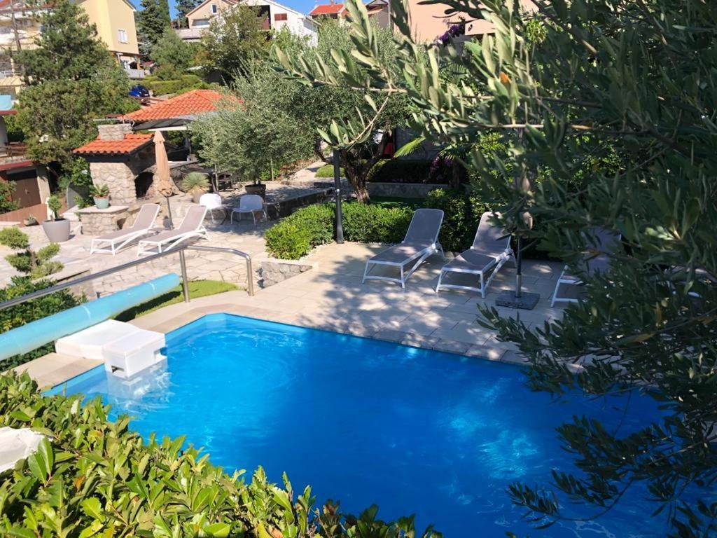 Apartments House Barbara Kornić Екстериор снимка