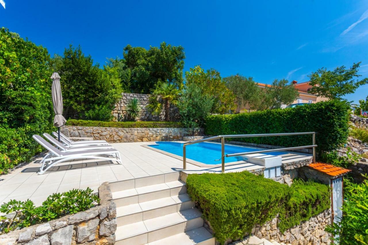 Apartments House Barbara Kornić Екстериор снимка