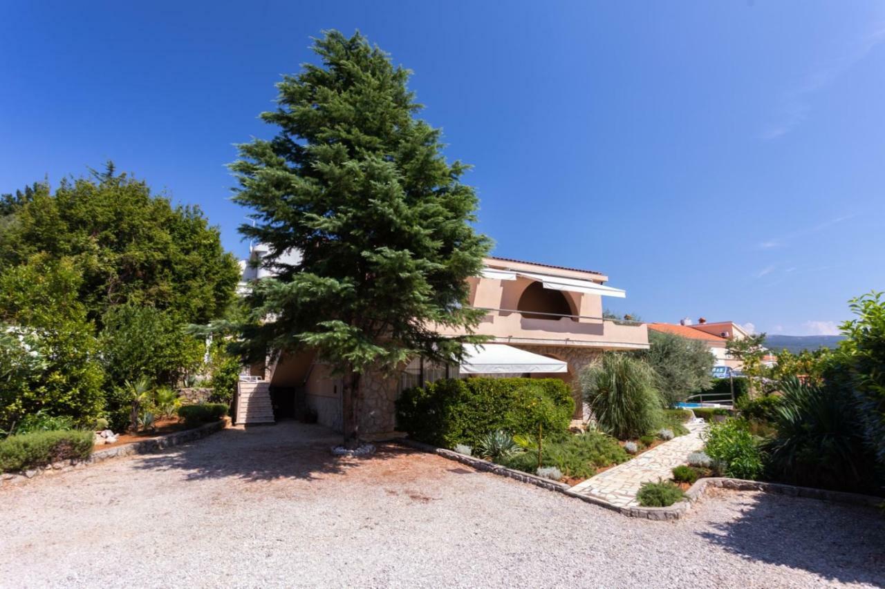 Apartments House Barbara Kornić Екстериор снимка